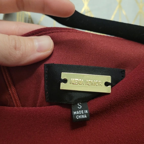 GUC Alexa Admore Red Dress with White Trim Size S - Picture 10 of 11